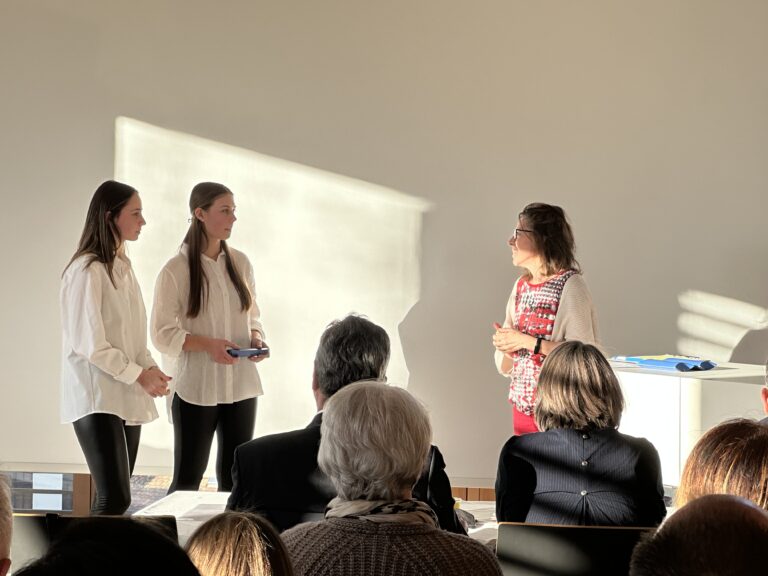 0E076388-0724-4502-934E-74D90875332A