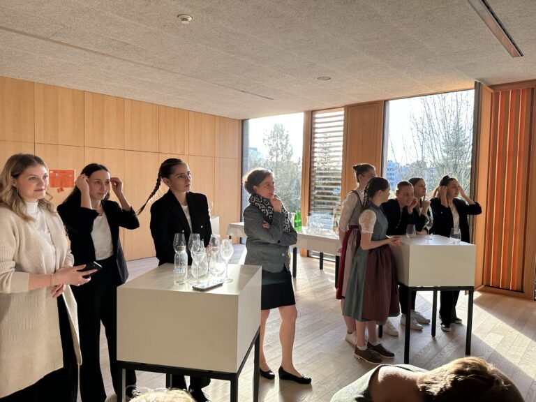 13C11CAF-78C5-44BE-A1F3-35A2EB347B37